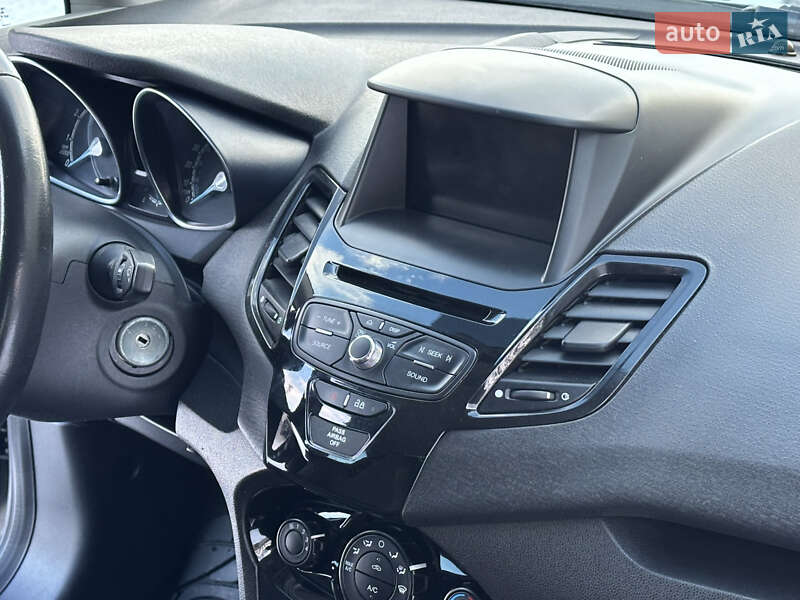Седан Ford Fiesta 2014 в Киеве