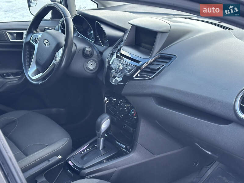 Седан Ford Fiesta 2014 в Киеве