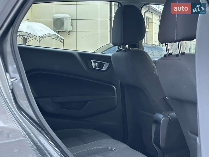 Седан Ford Fiesta 2014 в Киеве