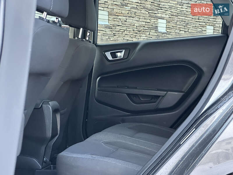 Седан Ford Fiesta 2014 в Киеве