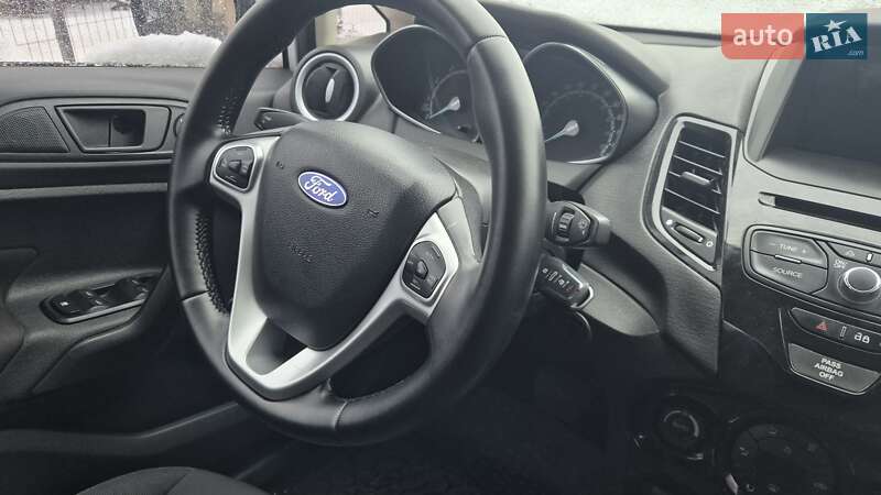Седан Ford Fiesta 2017 в Киеве