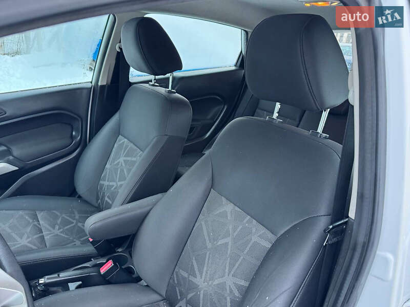 Хэтчбек Ford Fiesta 2013 в Дрогобыче