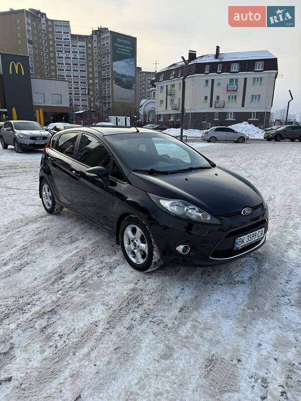 Хетчбек Ford Fiesta 2011 в Києві