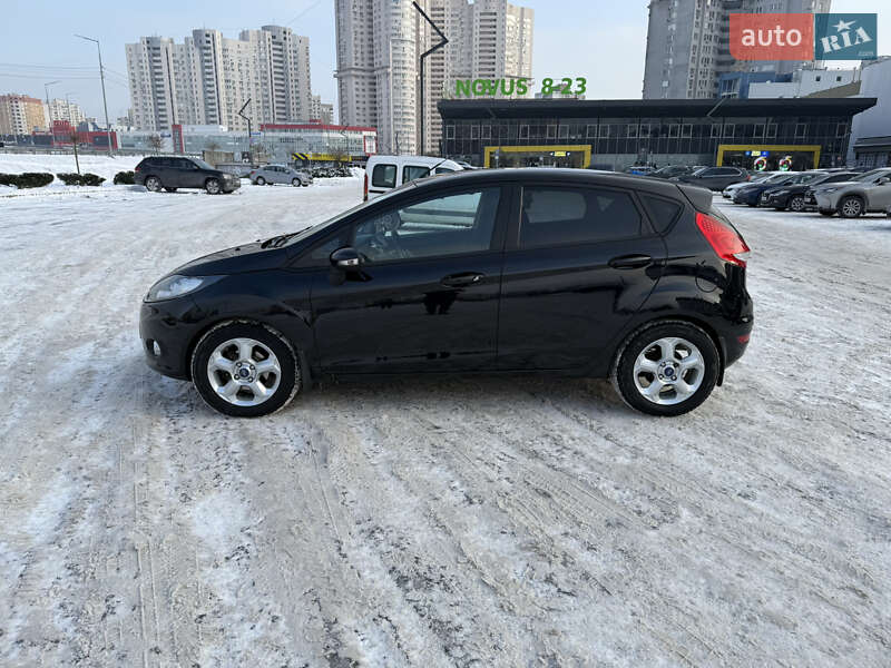 Хетчбек Ford Fiesta 2011 в Києві
