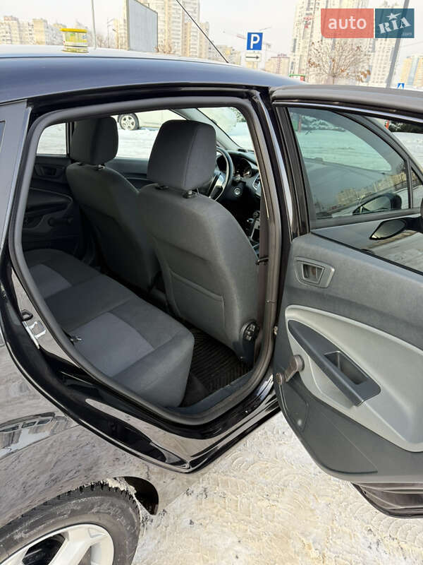 Хетчбек Ford Fiesta 2011 в Києві