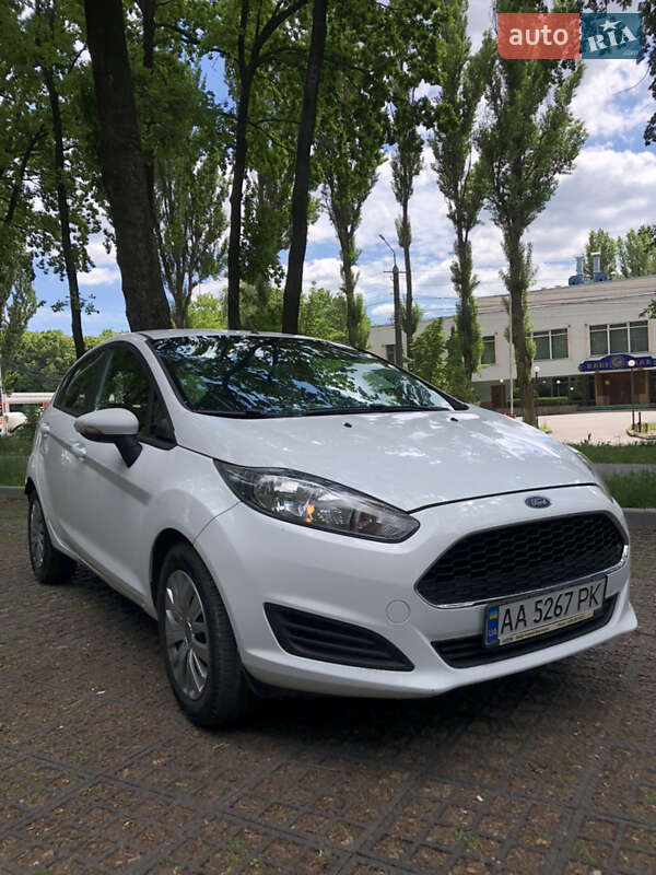 Хэтчбек Ford Fiesta 2016 в Виннице