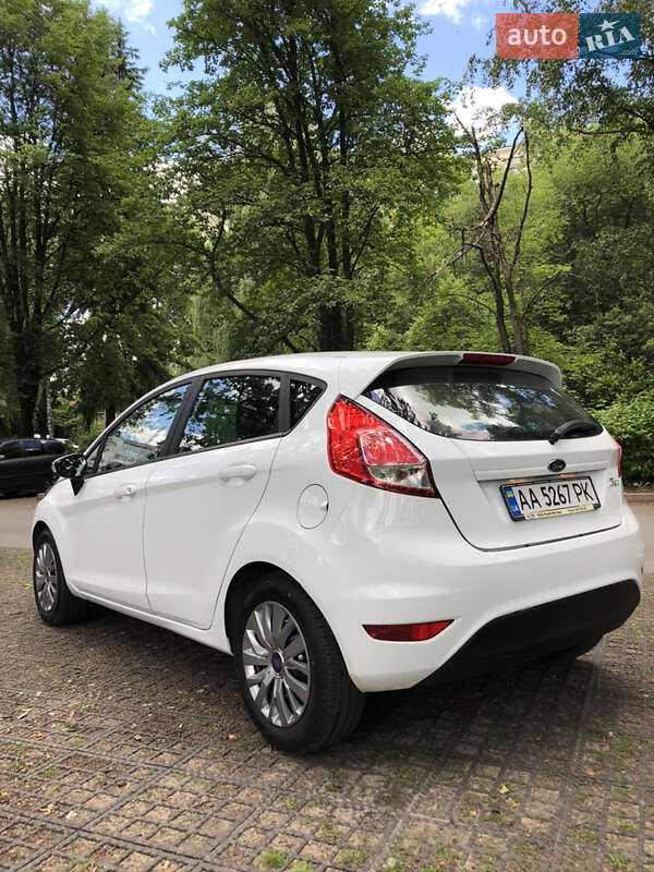 Хэтчбек Ford Fiesta 2016 в Виннице