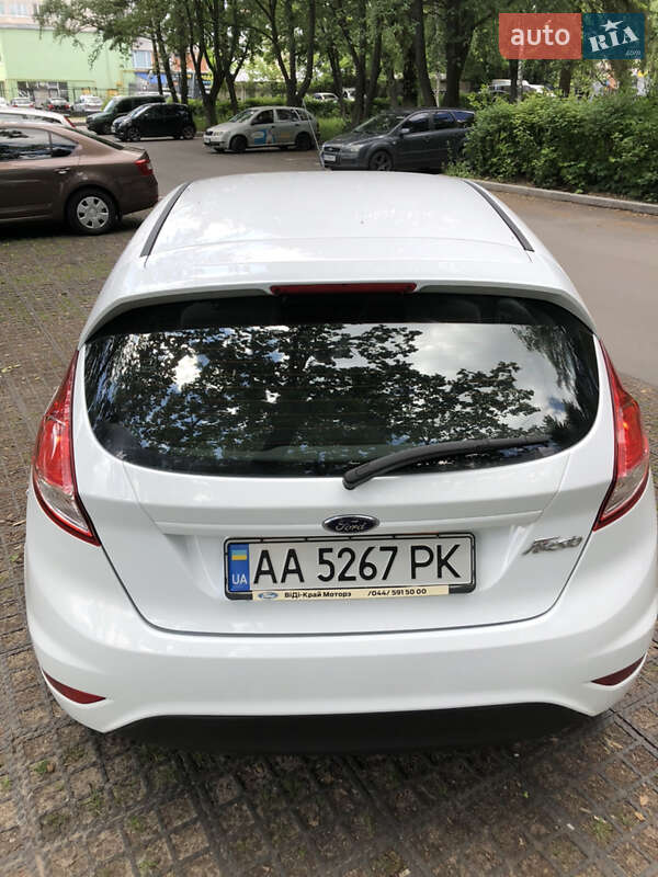 Хэтчбек Ford Fiesta 2016 в Виннице
