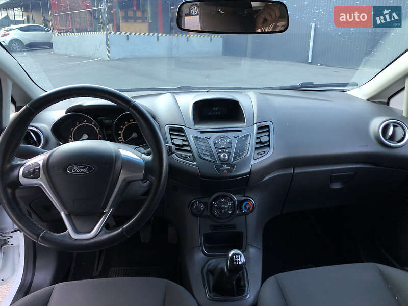 Хэтчбек Ford Fiesta 2016 в Виннице