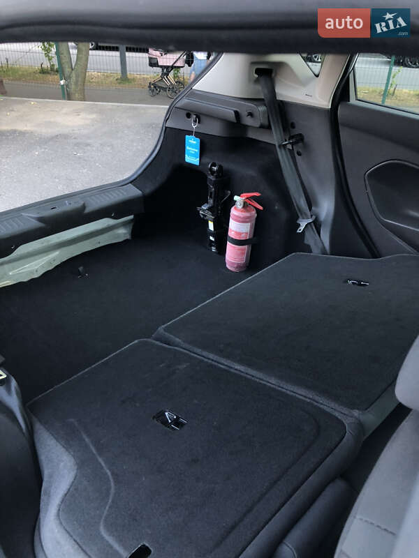 Хэтчбек Ford Fiesta 2016 в Виннице