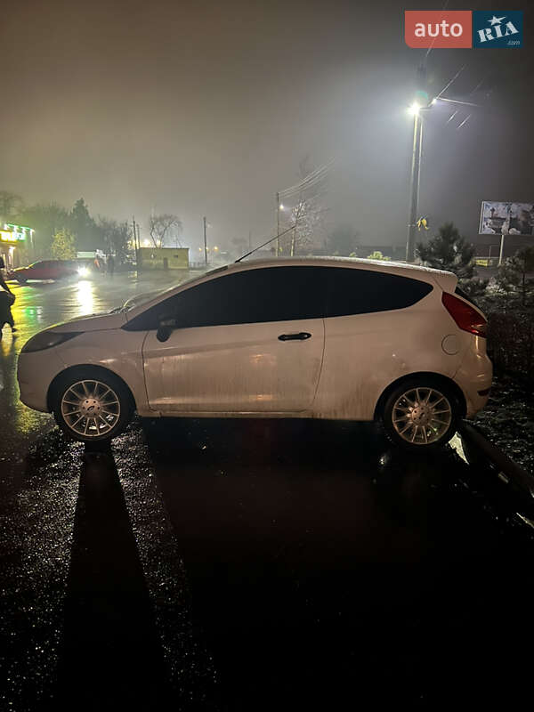 Хэтчбек Ford Fiesta 2009 в Березовке