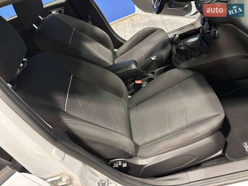 Хетчбек Ford Fiesta 2016 в Львові