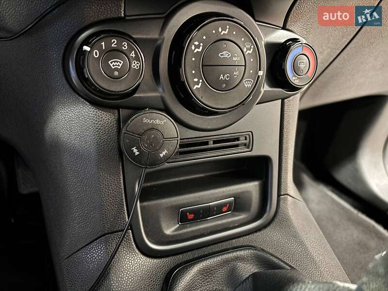 Хетчбек Ford Fiesta 2016 в Львові