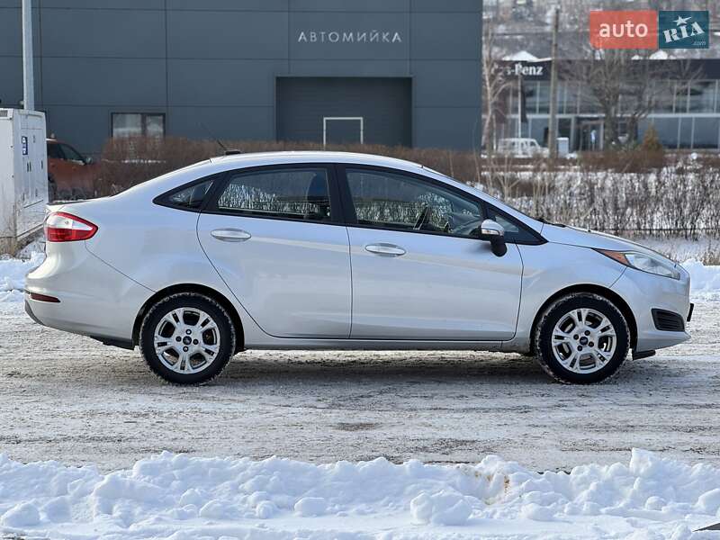 Седан Ford Fiesta 2016 в Днепре