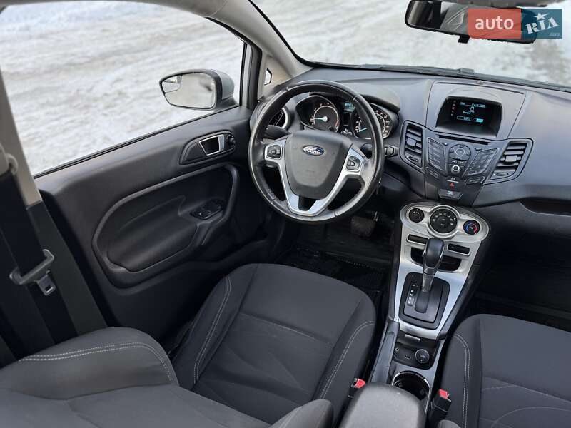 Седан Ford Fiesta 2016 в Днепре