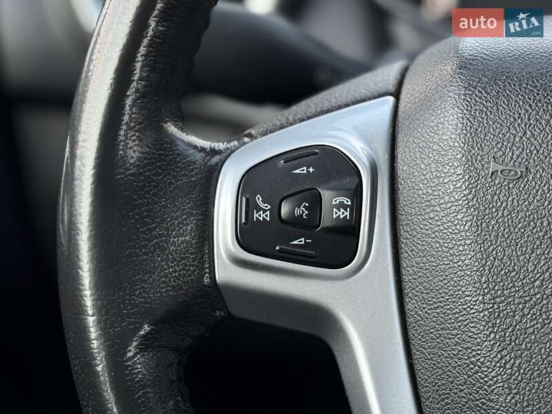 Седан Ford Fiesta 2016 в Днепре