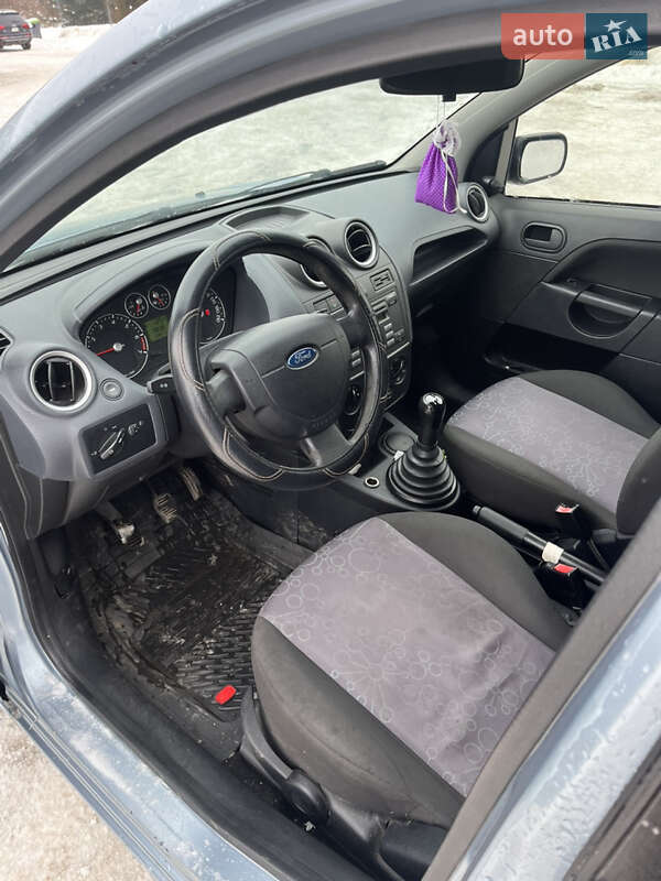 Хэтчбек Ford Fiesta 2006 в Богородчанах