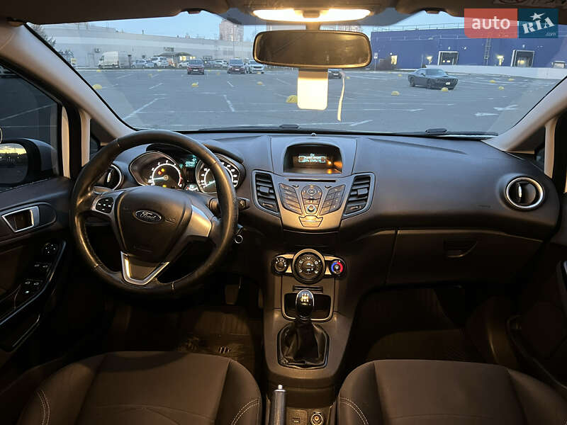 Хэтчбек Ford Fiesta 2017 в Киеве
