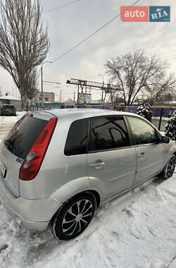 Хэтчбек Ford Fiesta 2006 в Запорожье