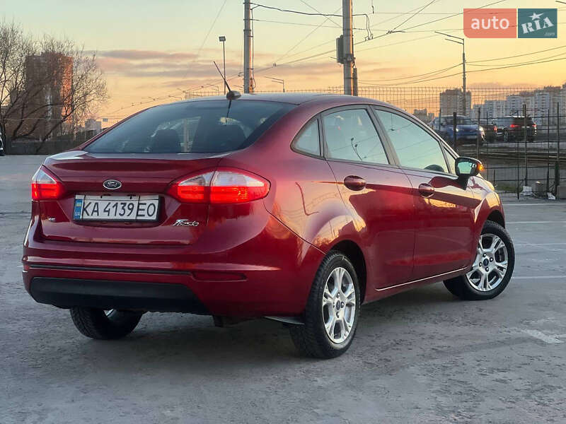 Седан Ford Fiesta 2014 в Киеве