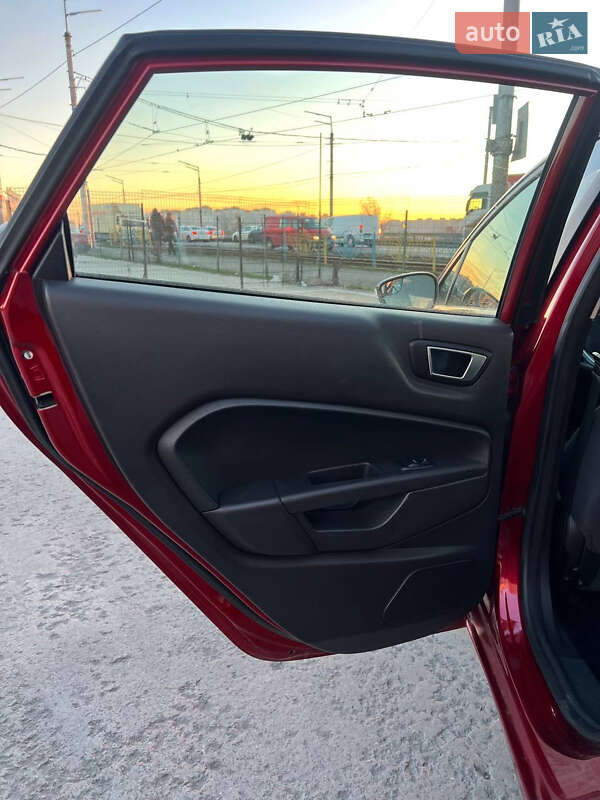 Седан Ford Fiesta 2014 в Киеве