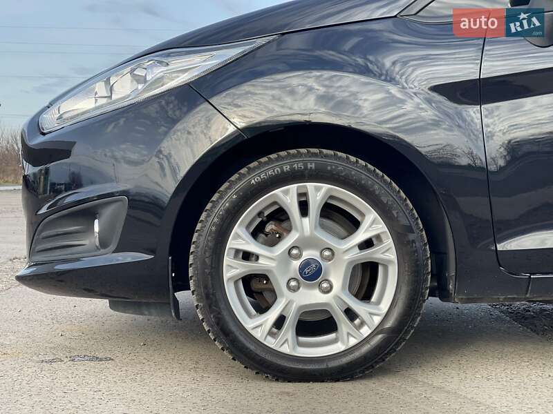 Хэтчбек Ford Fiesta 2015 в Ужгороде