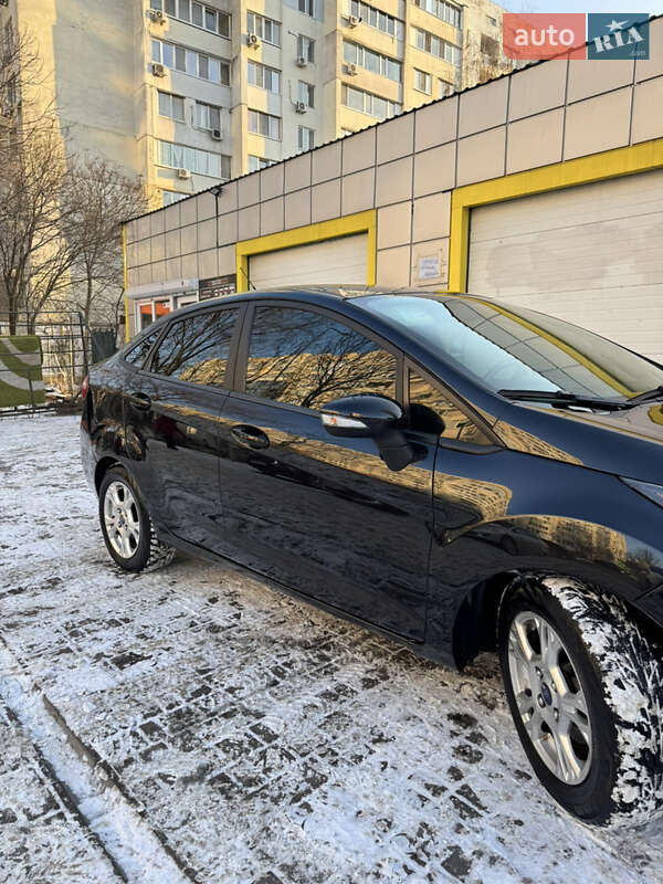 Седан Ford Fiesta 2015 в Одессе