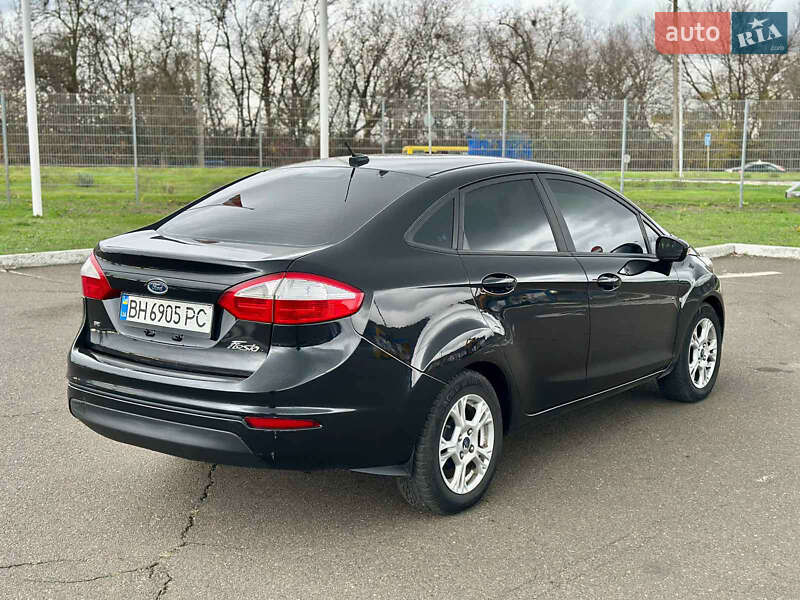 Седан Ford Fiesta 2015 в Одессе