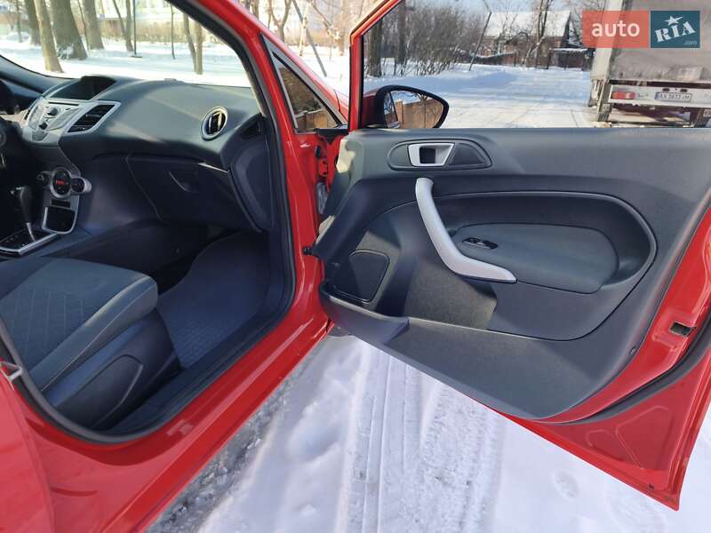 Хэтчбек Ford Fiesta 2012 в Харькове