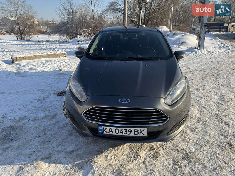 Седан Ford Fiesta 2016 в Киеве