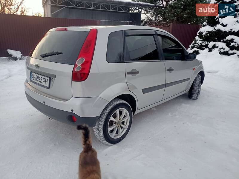 Хетчбек Ford Fiesta 2007 в Дніпрі