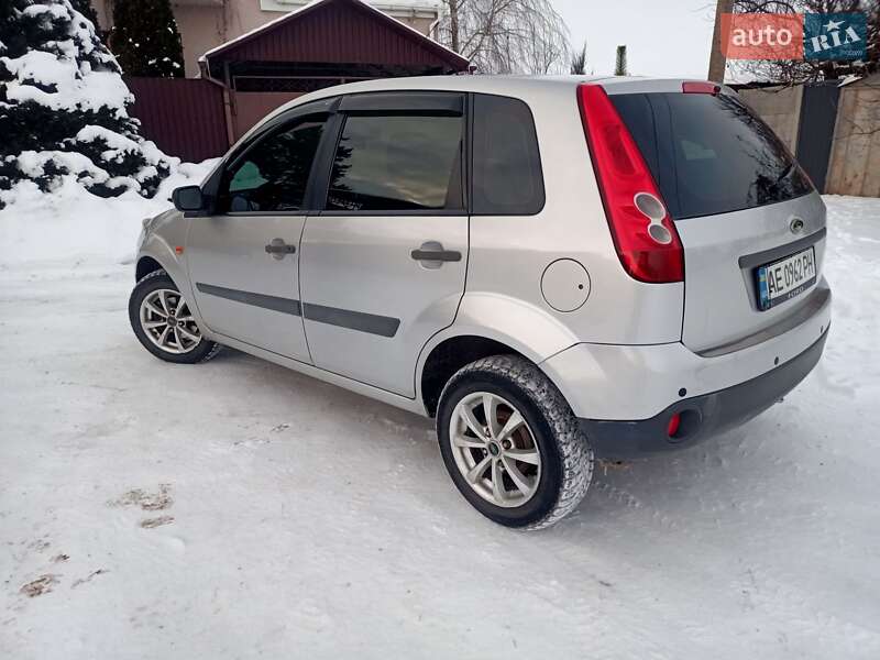Хетчбек Ford Fiesta 2007 в Дніпрі