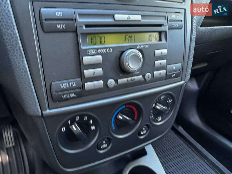 Хэтчбек Ford Fiesta 2007 в Киеве