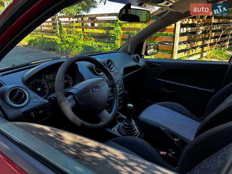 Хэтчбек Ford Fiesta 2007 в Киеве