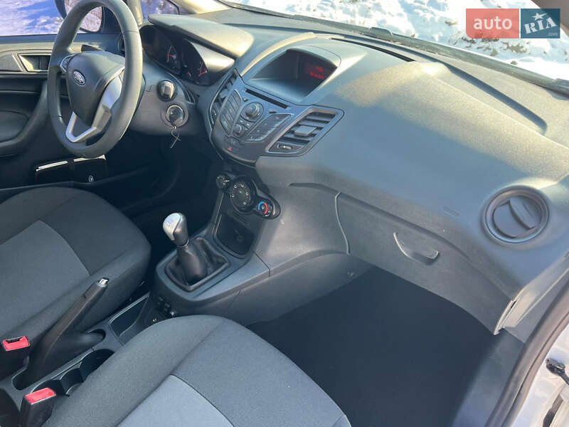 Хетчбек Ford Fiesta 2011 в Кременчуці фото 10 Хетчбек Ford Fiesta 2011 в Кременчуці