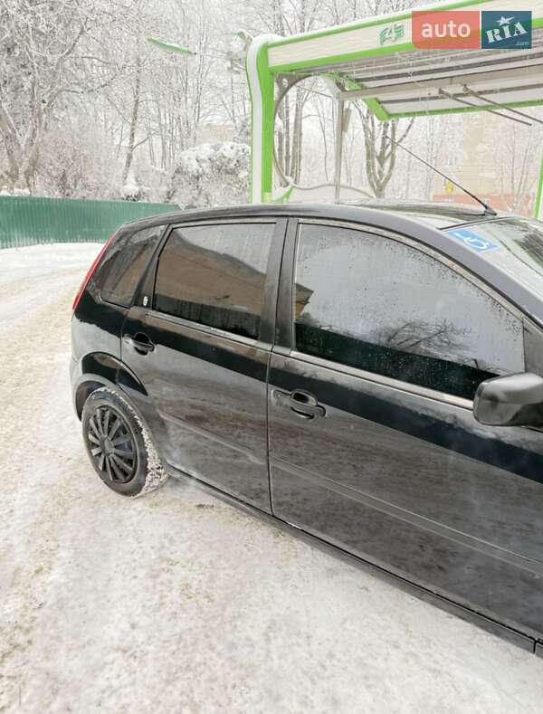 Хетчбек Ford Fiesta 2002 в Тернополі