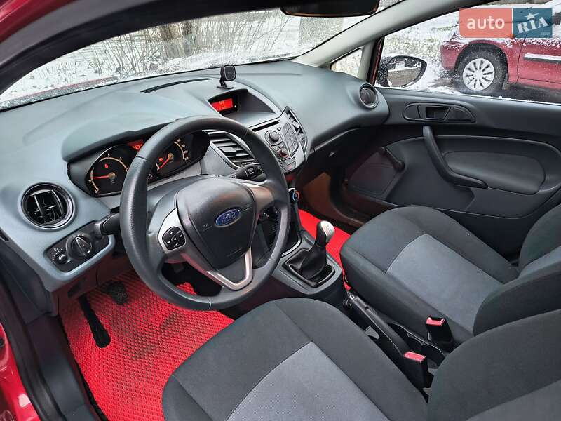 Хетчбек Ford Fiesta 2011 в Черкасах фото 5 Хетчбек Ford Fiesta 2011 в Черкасах