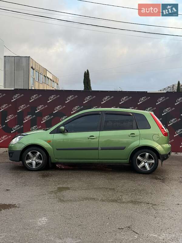 Хэтчбек Ford Fiesta 2006 в Сумах