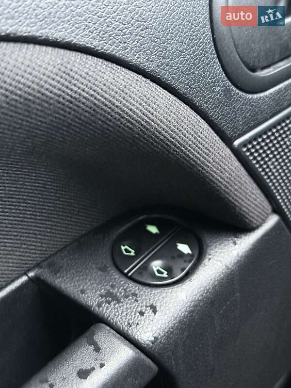 Хэтчбек Ford Fiesta 2006 в Сумах