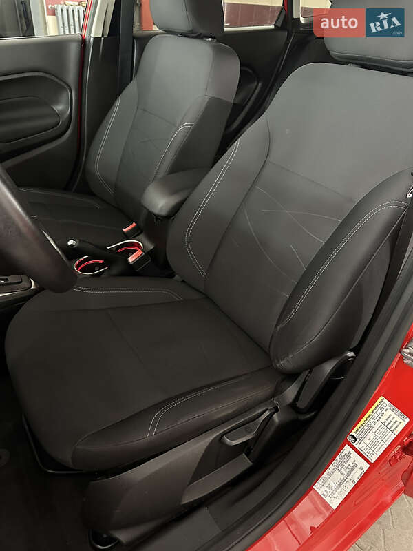 Седан Ford Fiesta 2016 в Львове