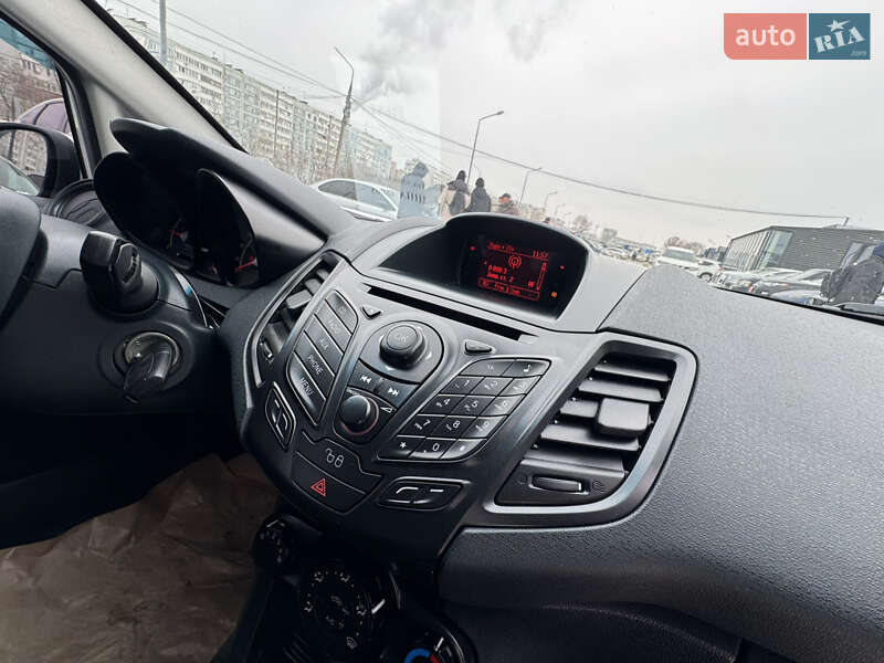 Хетчбек Ford Fiesta 2011 в Запоріжжі фото 24 Хетчбек Ford Fiesta 2011 в Запоріжжі