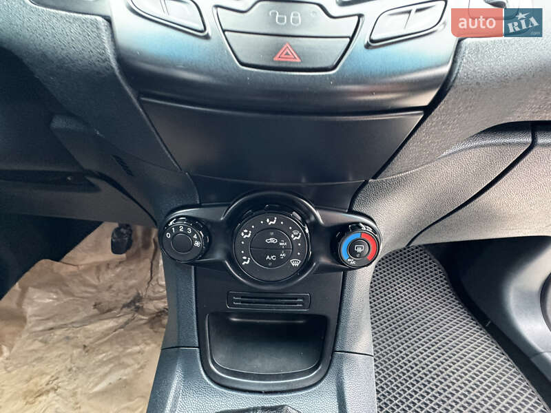 Хетчбек Ford Fiesta 2011 в Запоріжжі фото 28 Хетчбек Ford Fiesta 2011 в Запоріжжі