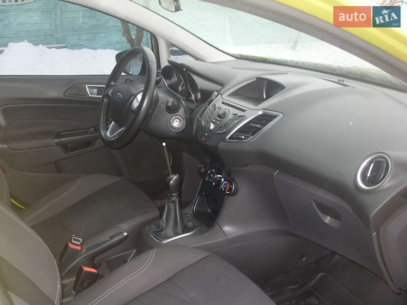 Хэтчбек Ford Fiesta 2013 в Чернигове