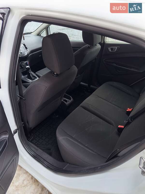 Хетчбек Ford Fiesta 2014 в Львові