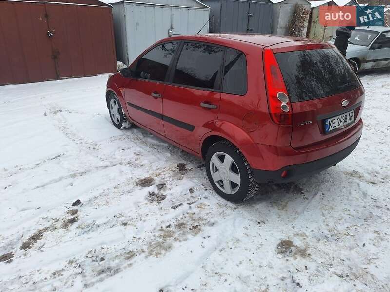 Хэтчбек Ford Fiesta 2006 в Кривом Роге