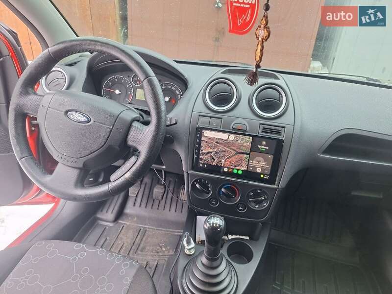 Хэтчбек Ford Fiesta 2006 в Кривом Роге