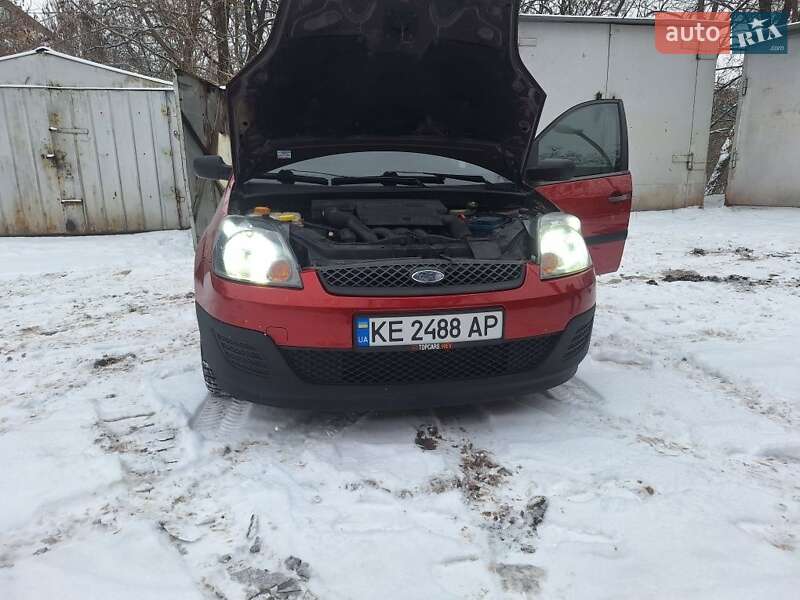 Хэтчбек Ford Fiesta 2006 в Кривом Роге