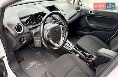Хэтчбек Ford Fiesta 2015 в Киеве