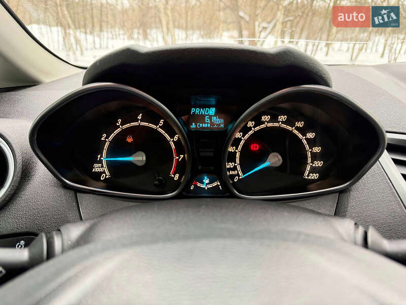 Хетчбек Ford Fiesta 2016 в Павлограді