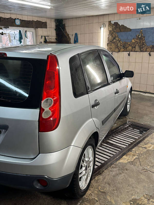 Хетчбек Ford Fiesta 2008 в Кропивницькому